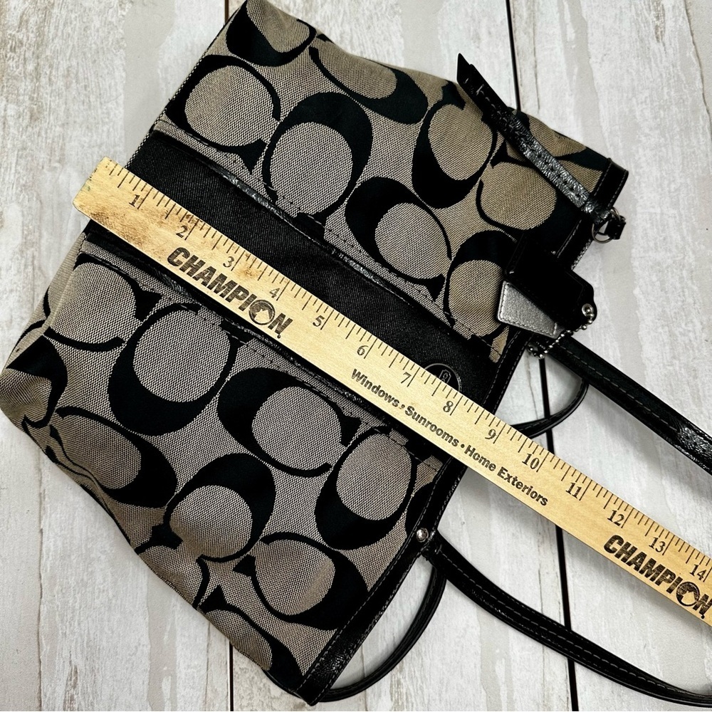 Coach Black and Cream Signature Tote Patent Leather Handles Trim Y2K  Classic - Picture 10 of 16